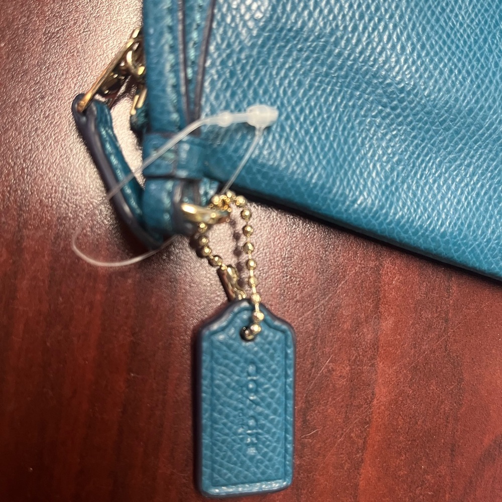 ⭐️⚡️Coach Blue Leather Wristlet - Picture 5 of 12